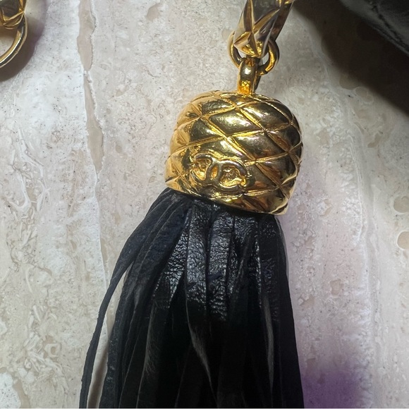 Chanel Vintage Diamond Quilted Black Lambskin Mini Vanity (1990s) - Picture 5 of 9